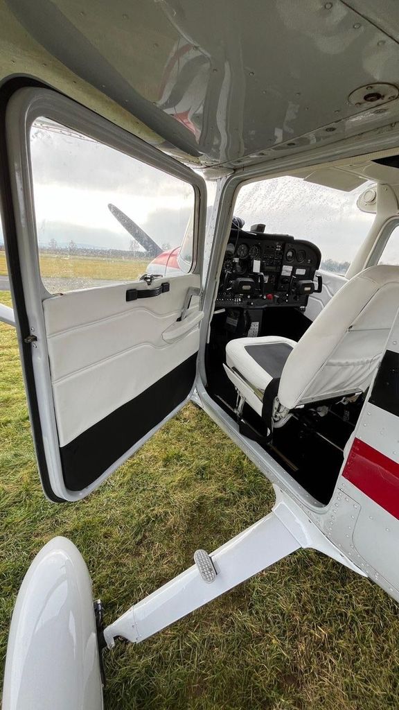 Reims Cessna F172N, fotografía 5 de 8