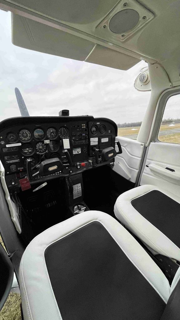 Reims Cessna F172N, fotografía 6 de 8