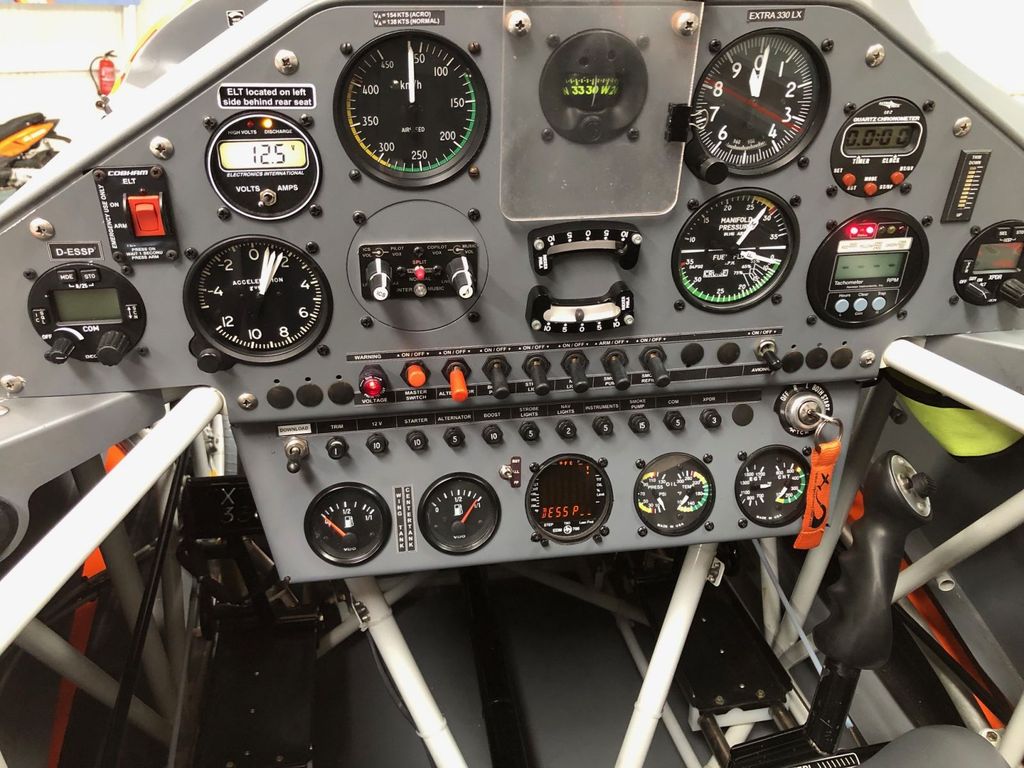 Extra 330LX, fotografía 6 de 8