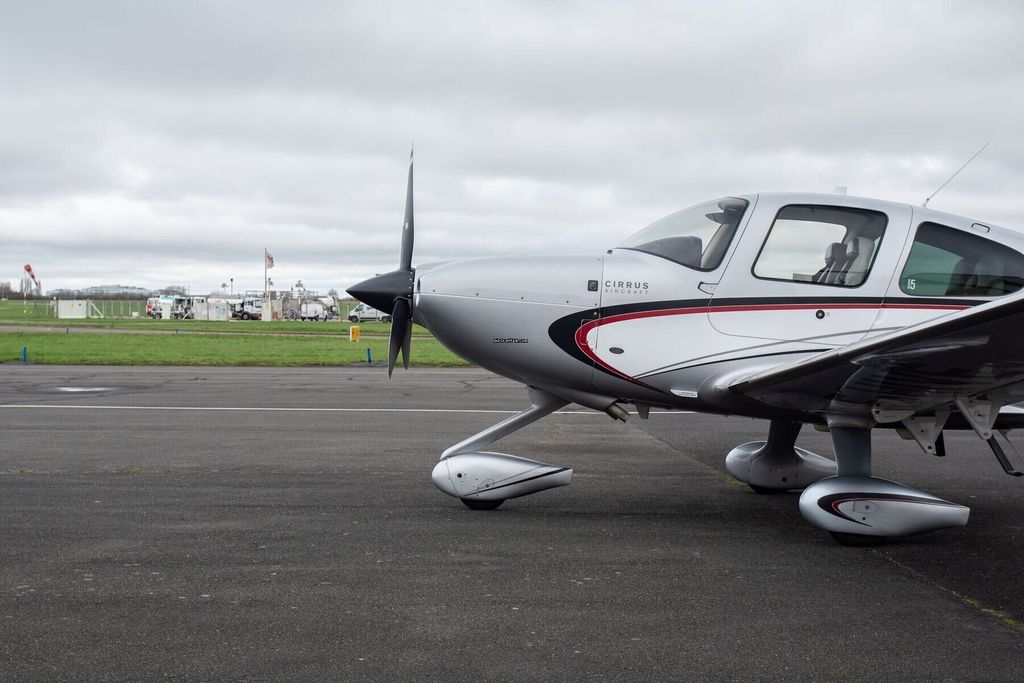 Cirrus SR22 PERSPECTIVE, fotografía 4 de 20