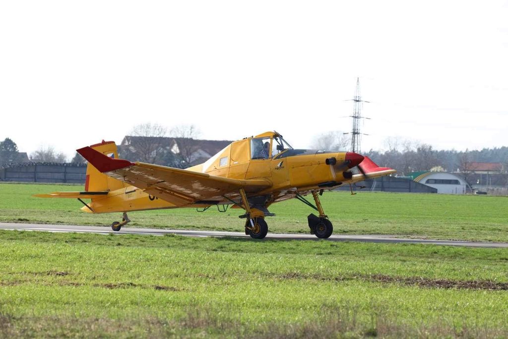 Zlin Z 137, fotografía 1 de 6