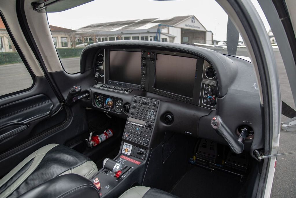 Cirrus SR22 PERSPECTIVE, fotografía 20 de 20