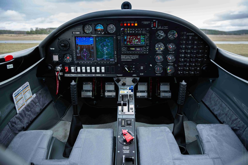 Aquila A211 GX, fotografía 2 de 8