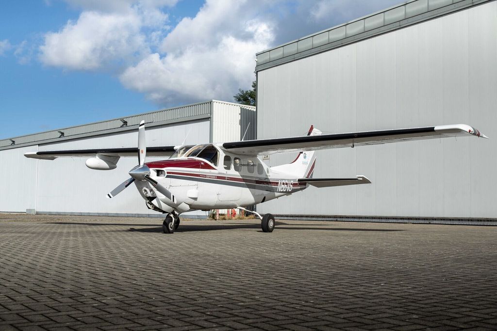 Cessna P210N Centurion II, Foto 1 von 19