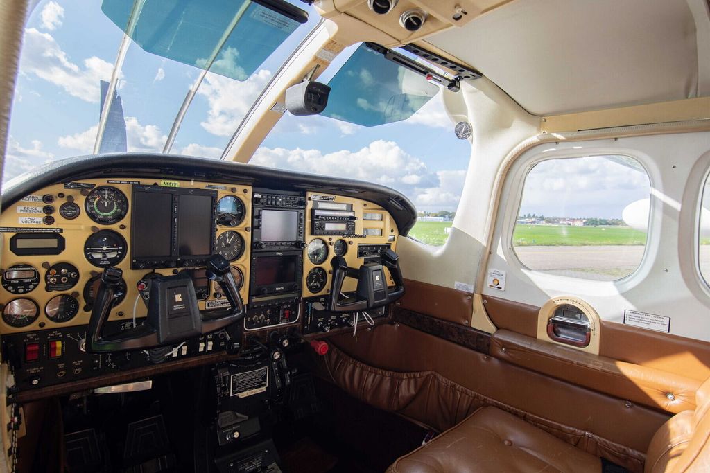 Cessna P210N Centurion II, Foto 17 von 19