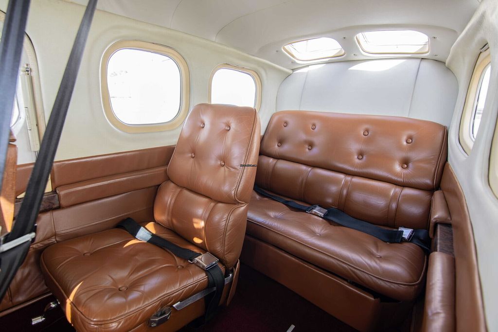 Cessna P210N Centurion II, Foto 18 von 19