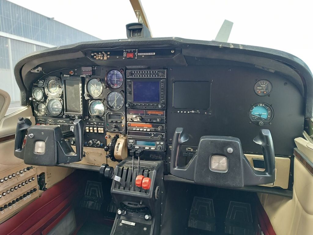 Cessna 337 G, fotografía 2 de 4