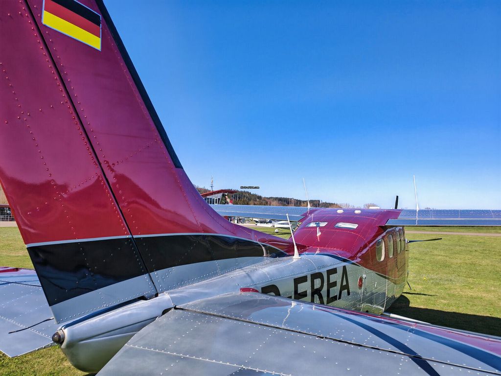 Cessna P-210 Turbine Silver Eagle, fotografía 3 de 14