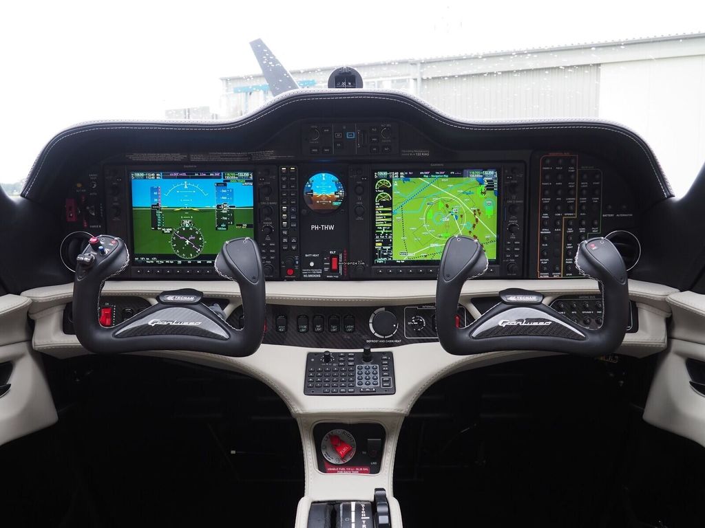 Tecnam P2010 Gran Lusso, fotografía 14 de 18