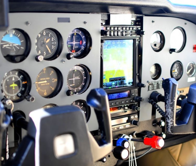 Cessna FR-172J Rocket, fotografía 2 de 3