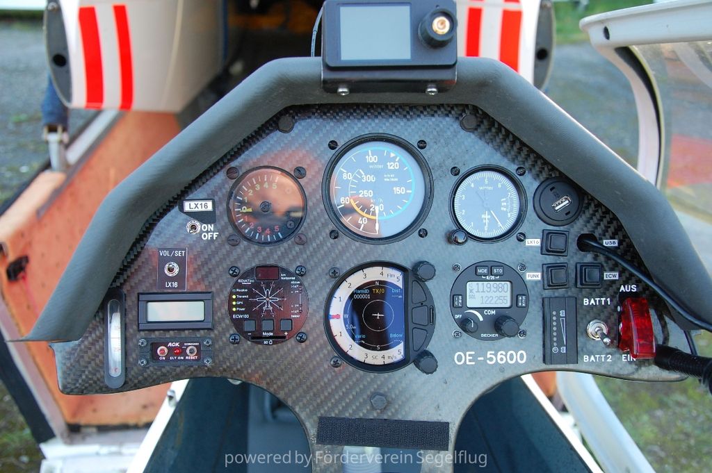 Schempp-Hirth Discus CS 15m, photo 5 sur 9