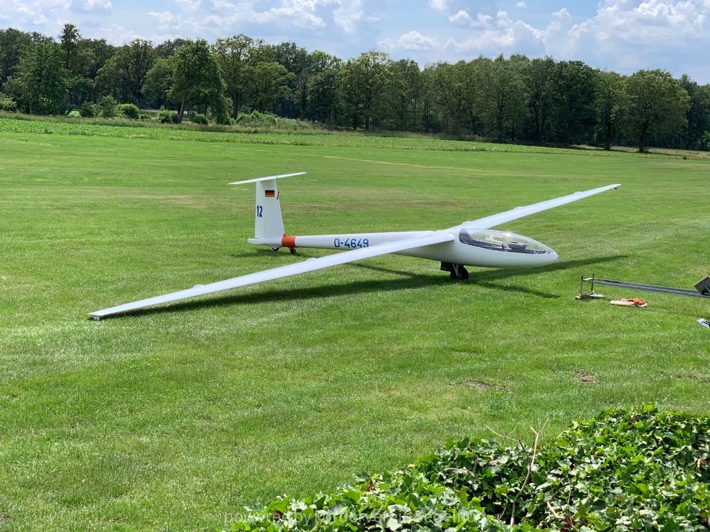 Schleicher ASW 12, photograph 2 of 10