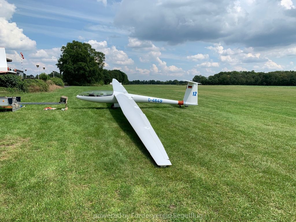 Schleicher ASW 12, photograph 3 of 10