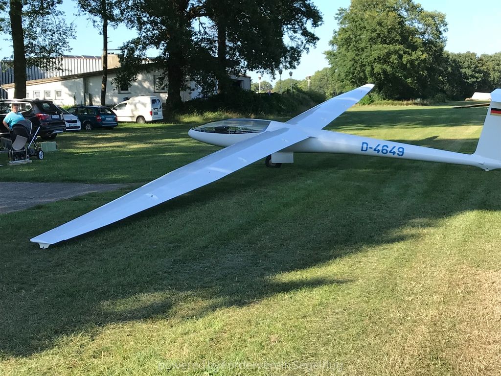 Schleicher ASW 12, photograph 7 of 10