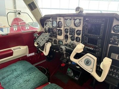 Beechcraft Bonanza, photo 3 sur 5