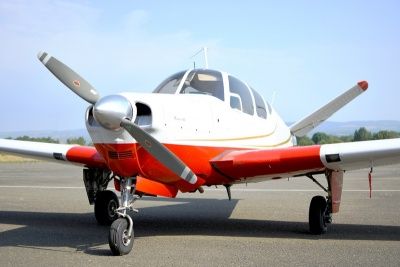 Beechcraft F35 Bonanza, photograph 1 of 3