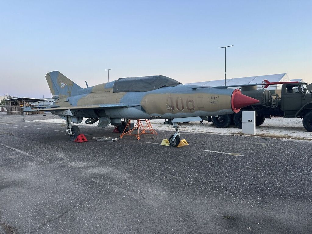 Tbilisi MiG-21, fotografía 8 de 10