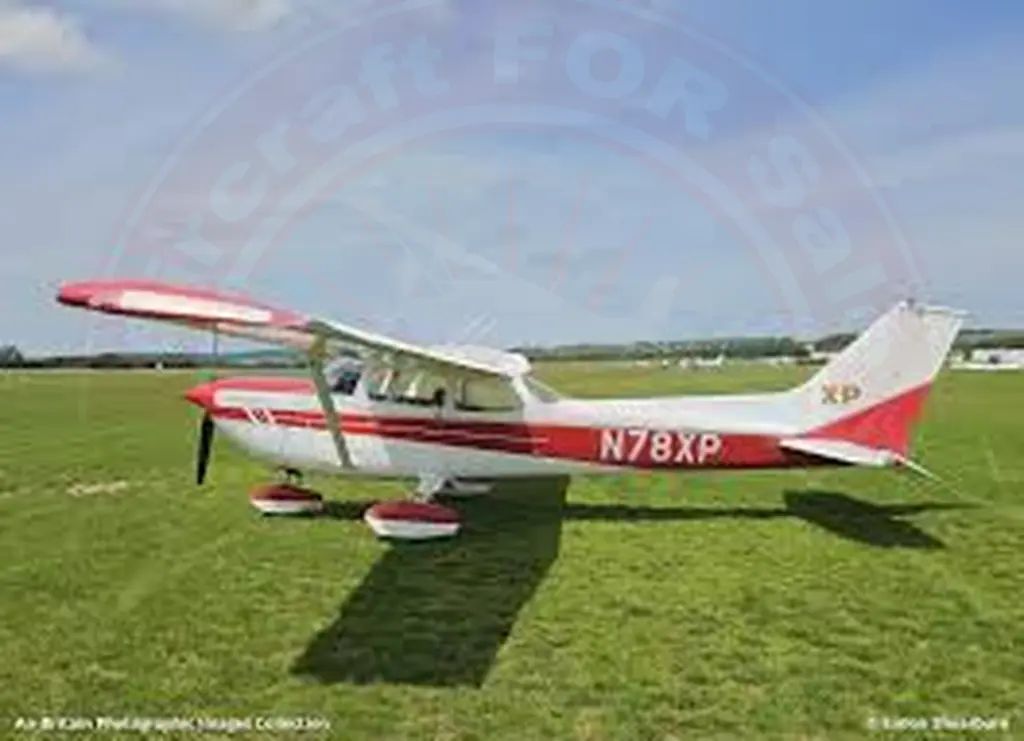 Cessna FR172K Hawk XP, fotografía 2 de 4