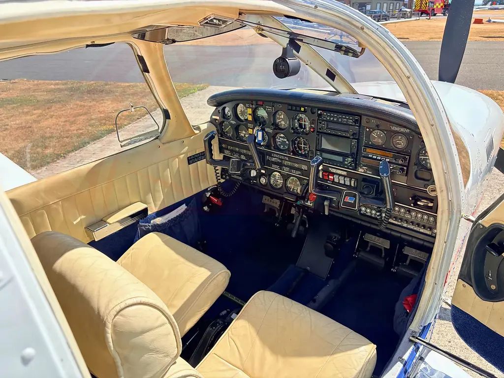 Piper PA-28, fotografía 9 de 10