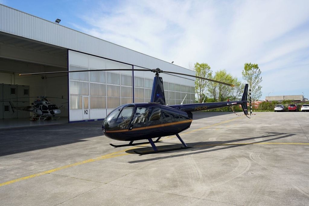 Robinson R44, fotografía 7 de 20