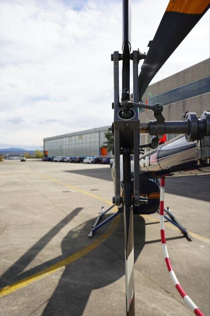 Robinson R44, fotografía 11 de 20