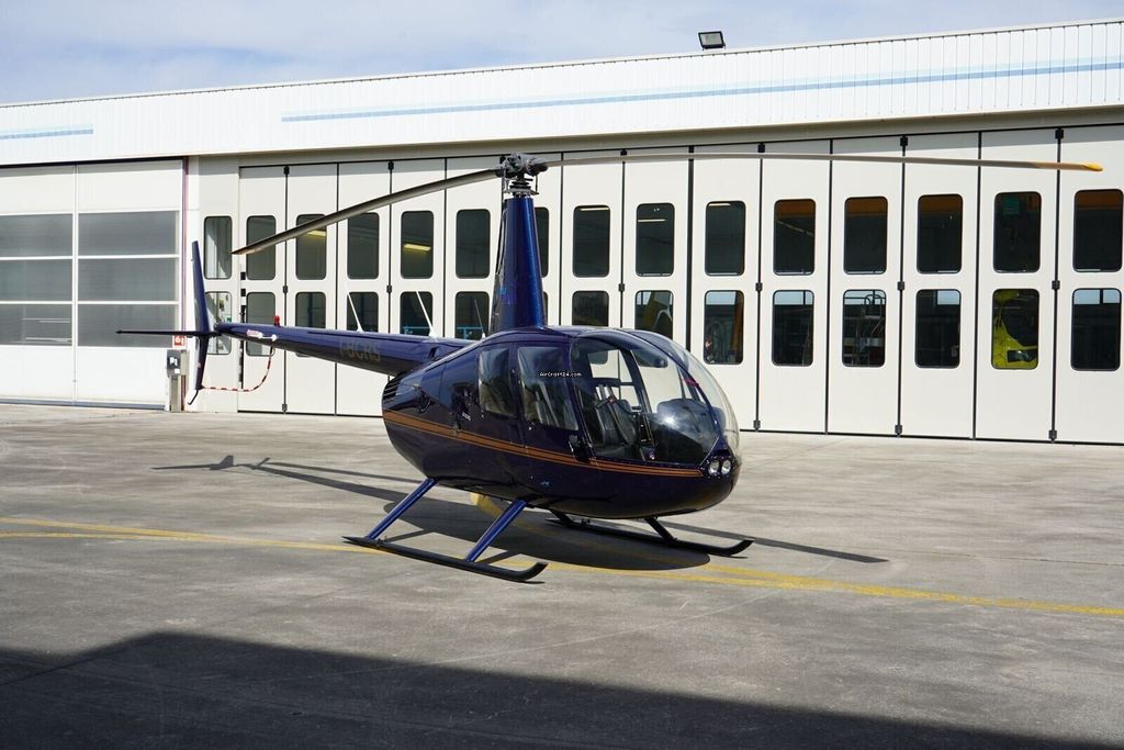Robinson R44, fotografía 16 de 20