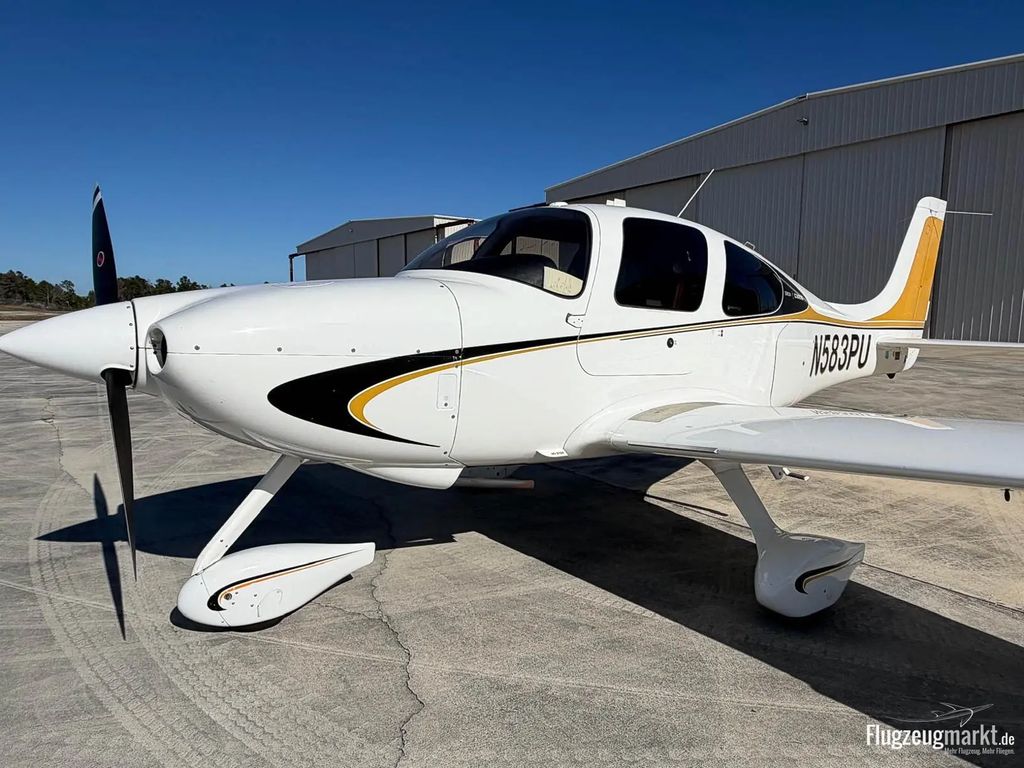 Cirrus SR20, fotografía 2 de 8