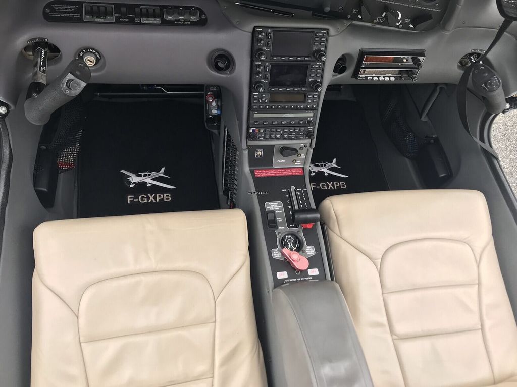 Cirrus SR22, fotografía 5 de 6