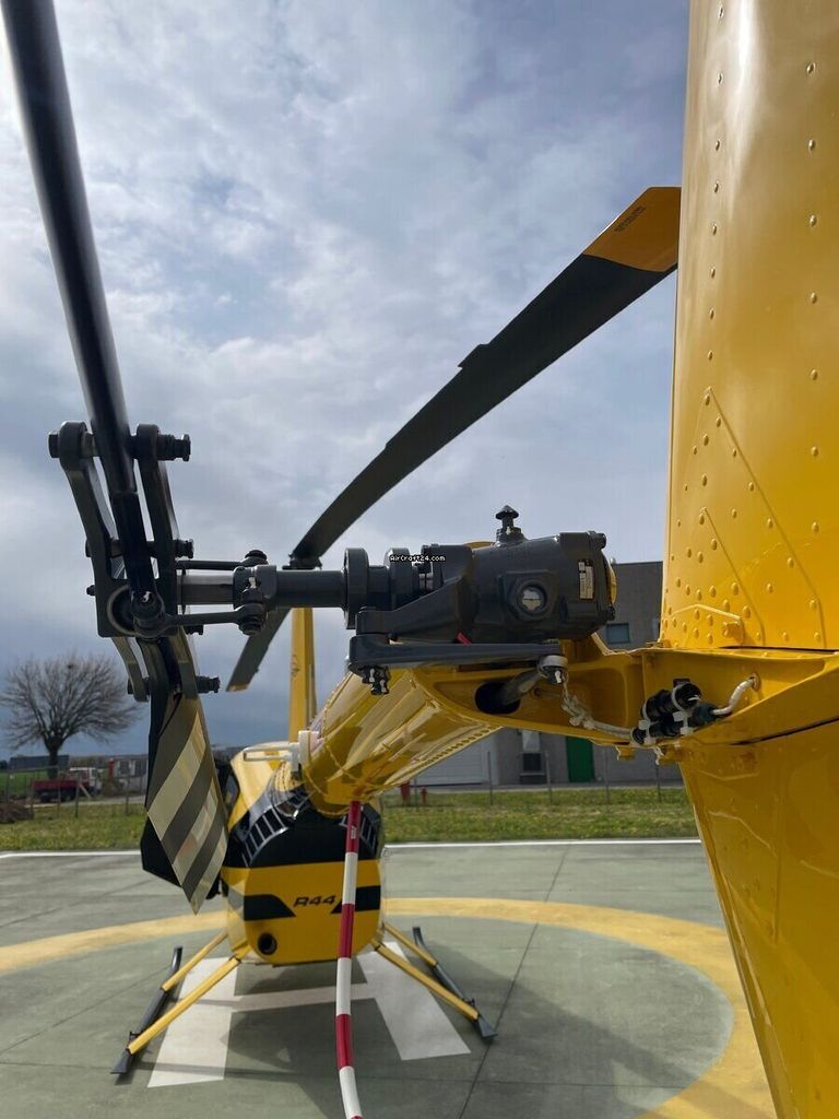 Robinson R44, fotografía 4 de 10