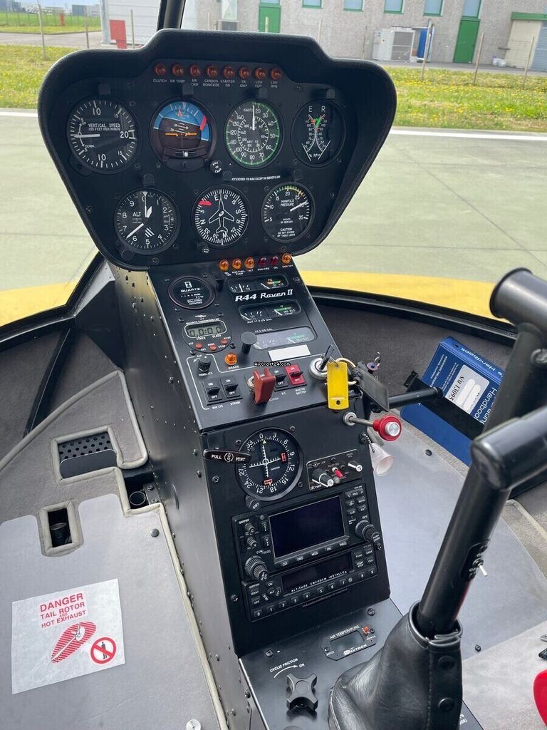 Robinson R44, fotografía 7 de 10