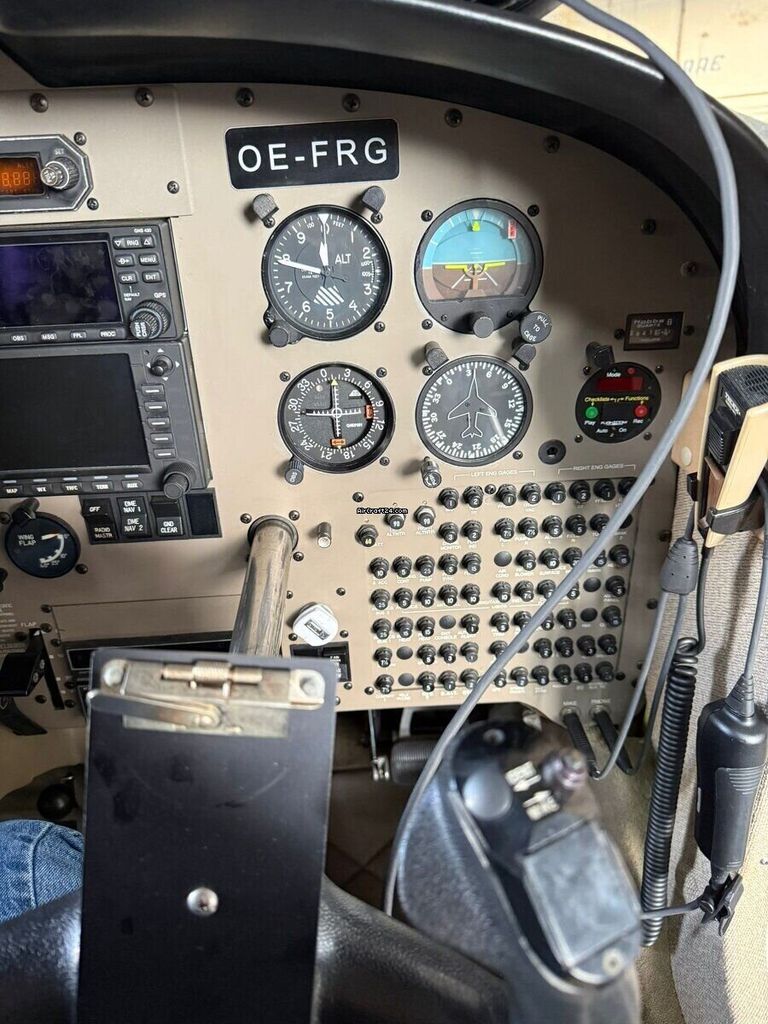 Piper PA-34, fotografía 12 de 15