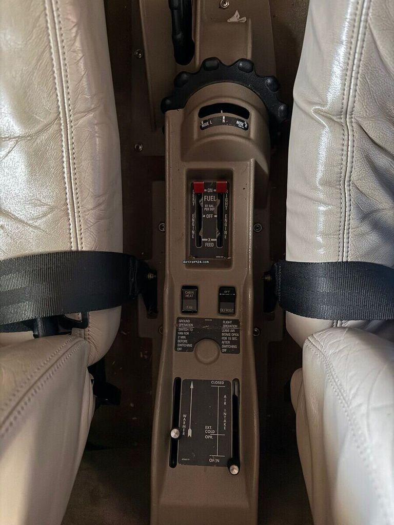 Piper PA-34, fotografía 13 de 15