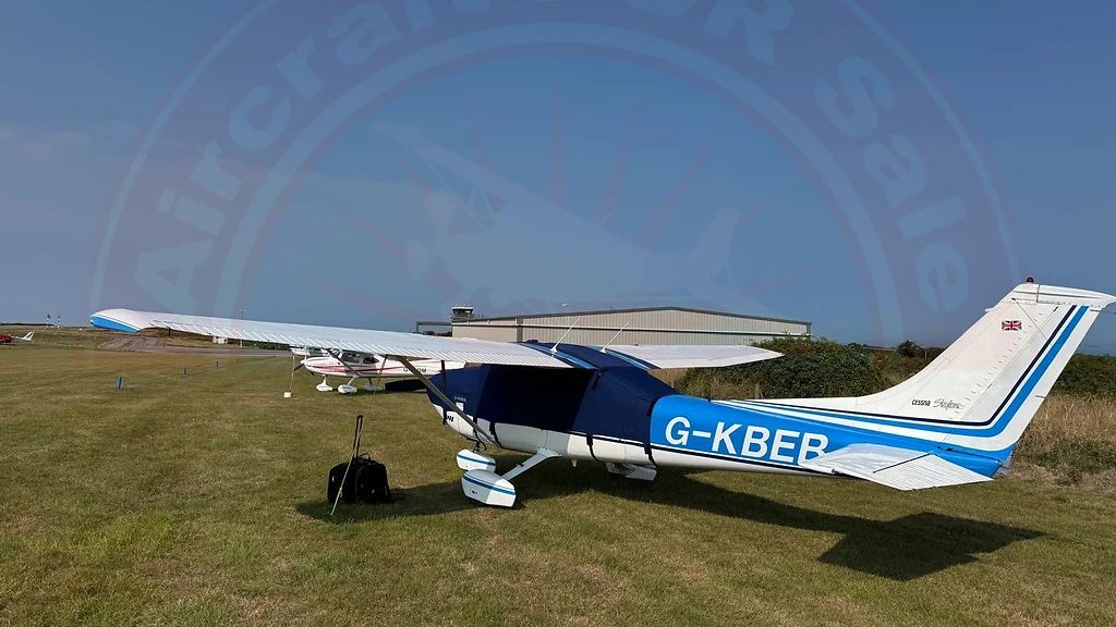 Cessna 182, photograph 5 of 12
