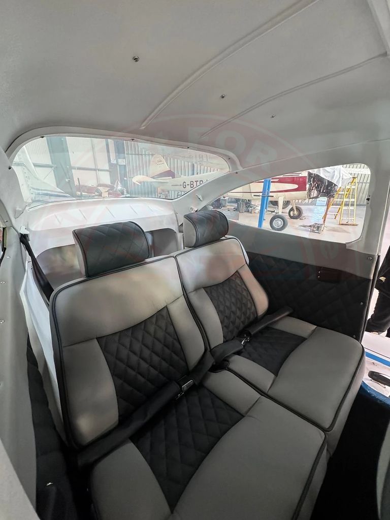 Cessna 182, photograph 9 of 12
