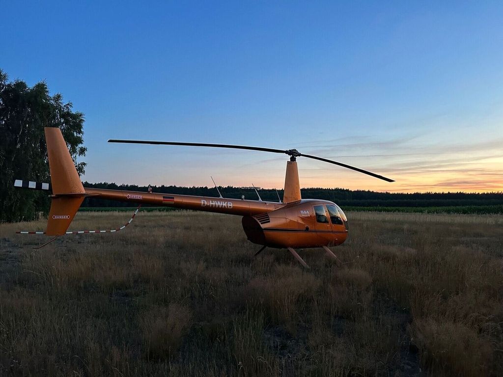 Robinson R44, Foto 1 von 5