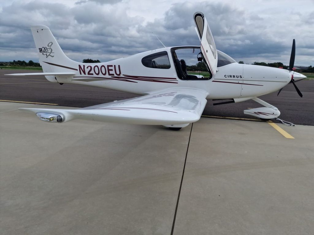 Cirrus SR20 G2, Foto 1 von 8