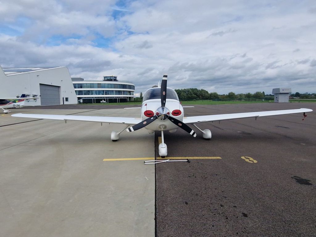 Cirrus SR20 G2, Foto 3 von 8