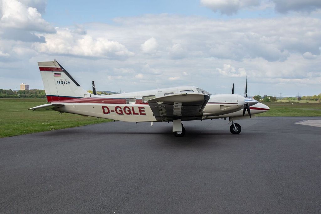 Piper PA-34, fotografía 2 de 20