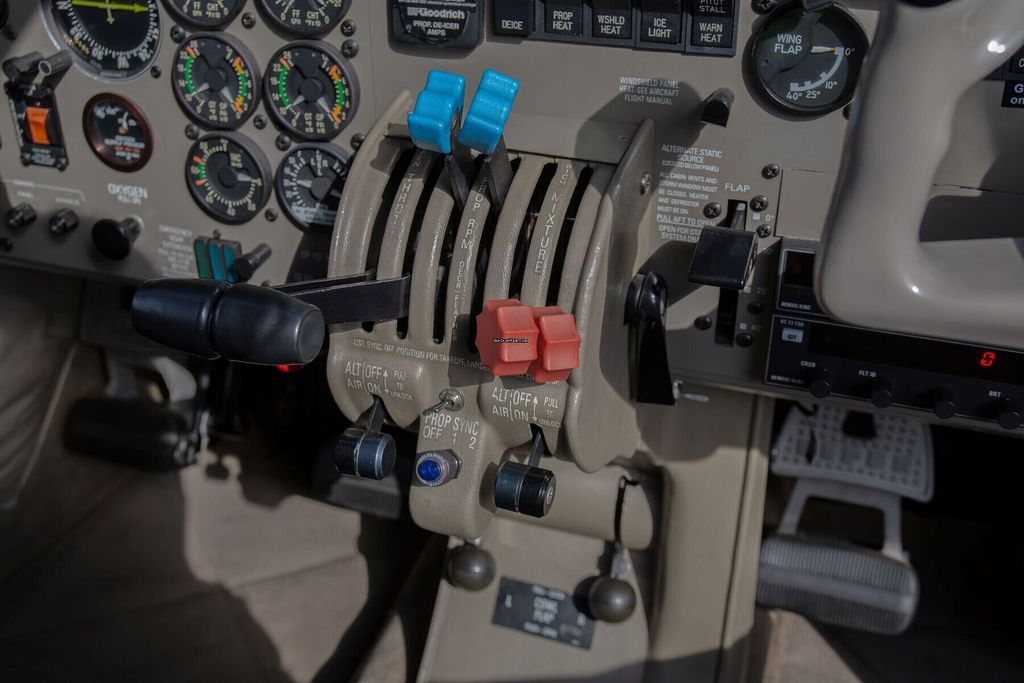 Piper PA-34, fotografía 13 de 20