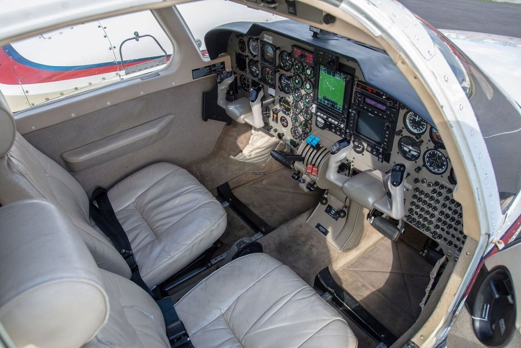 Piper PA-34, fotografía 19 de 20