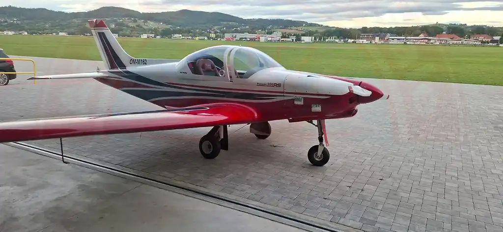 Alpi Pioneer 300 Hawk, fotografía 7 de 7