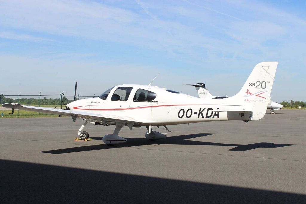 Cirrus SR20, fotografía 4 de 20