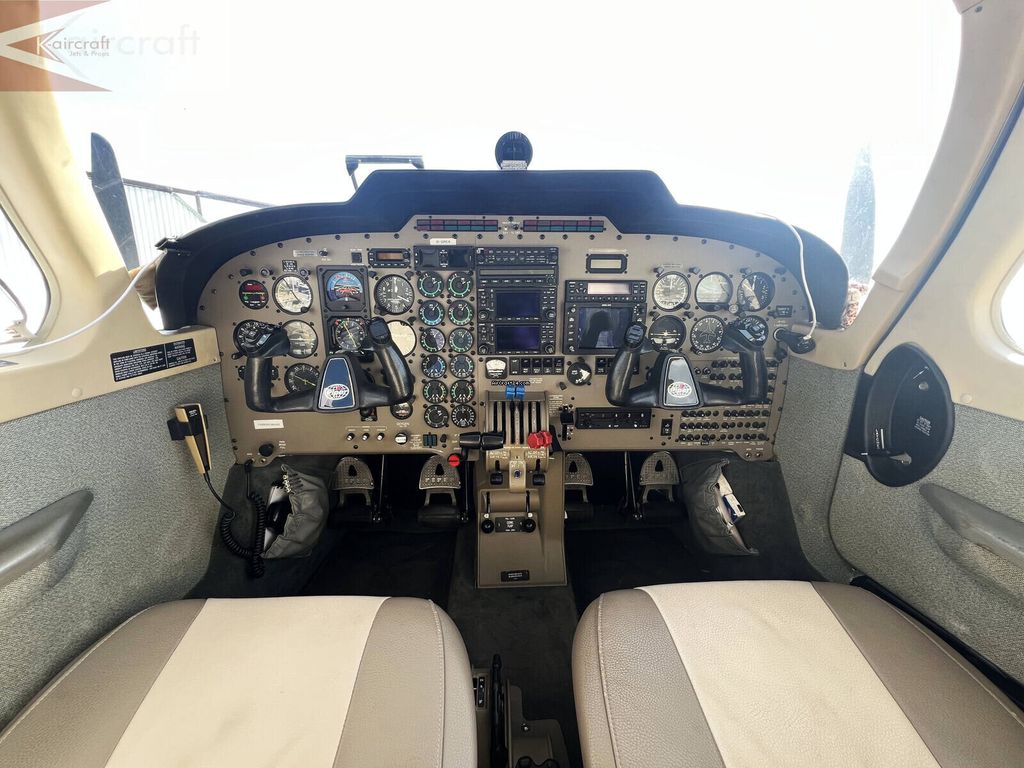 Piper PA-34, fotografía 6 de 7