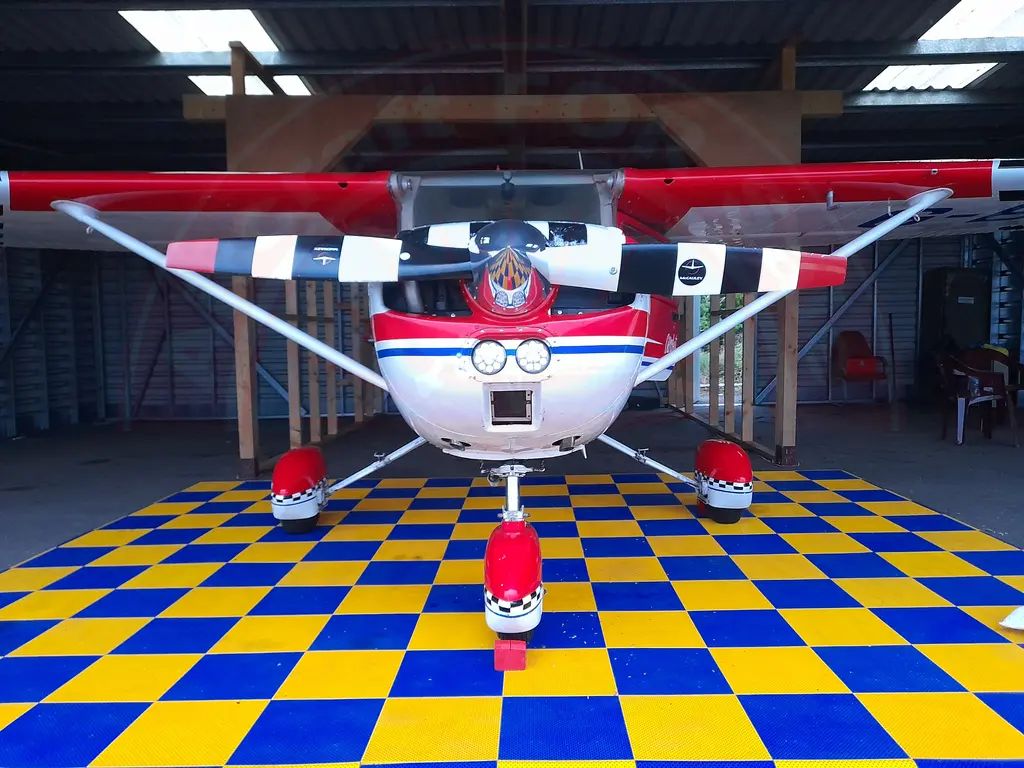 Cessna FRA 150M, fotografía 8 de 14