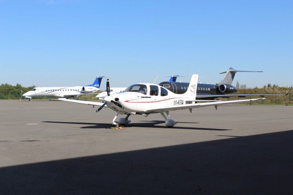 Cirrus SR20, fotografía 13 de 20