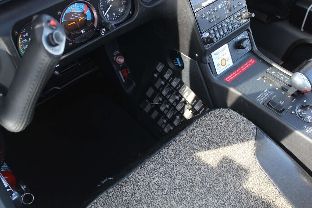 Cirrus SR20, fotografía 18 de 20