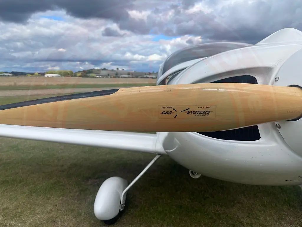 Aero Design Pulsar 582 Tailwheel composite spars, fotografía 9 de 10