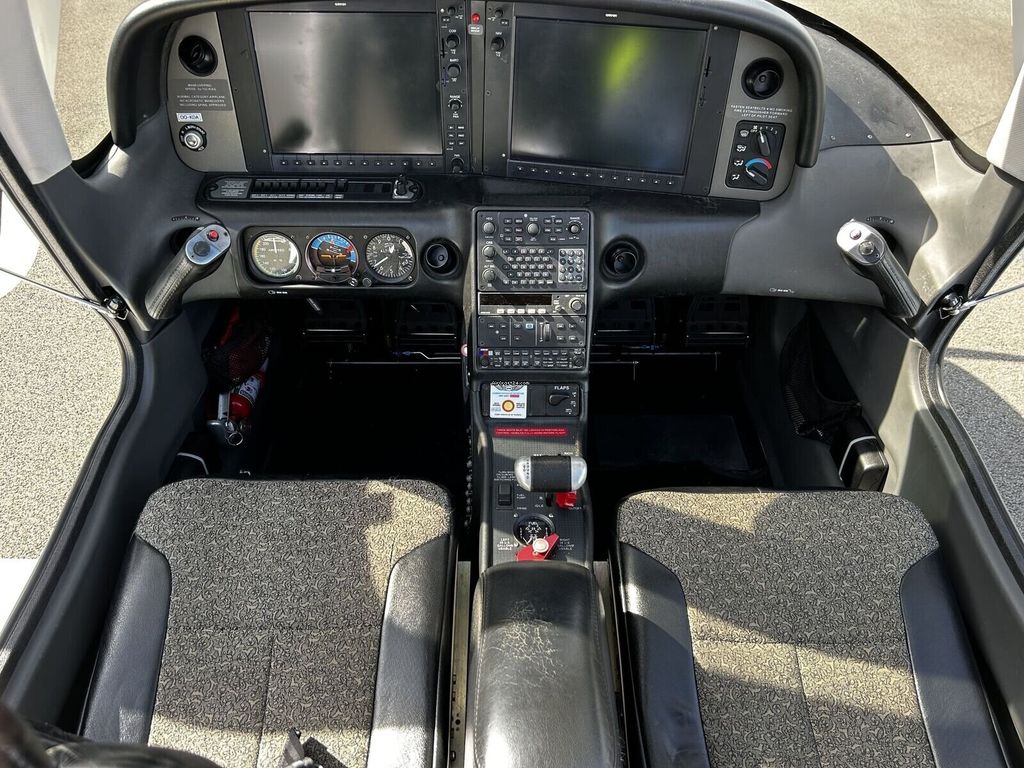 Cirrus SR20, fotografía 20 de 20