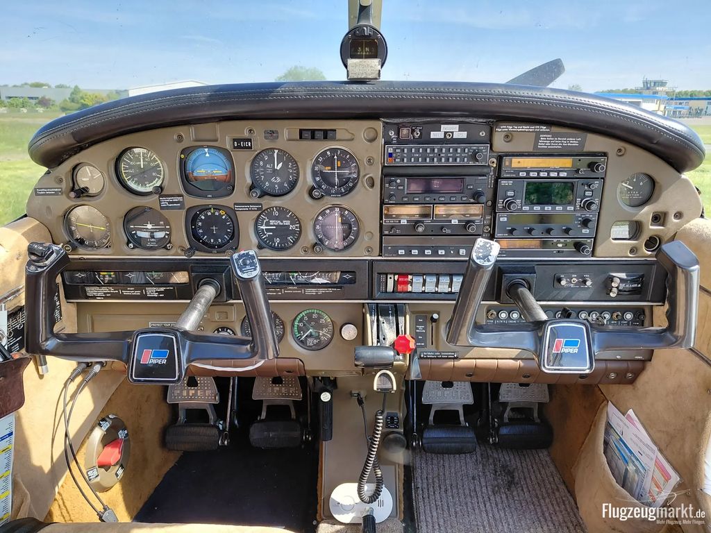Piper PA-28, fotografía 2 de 2