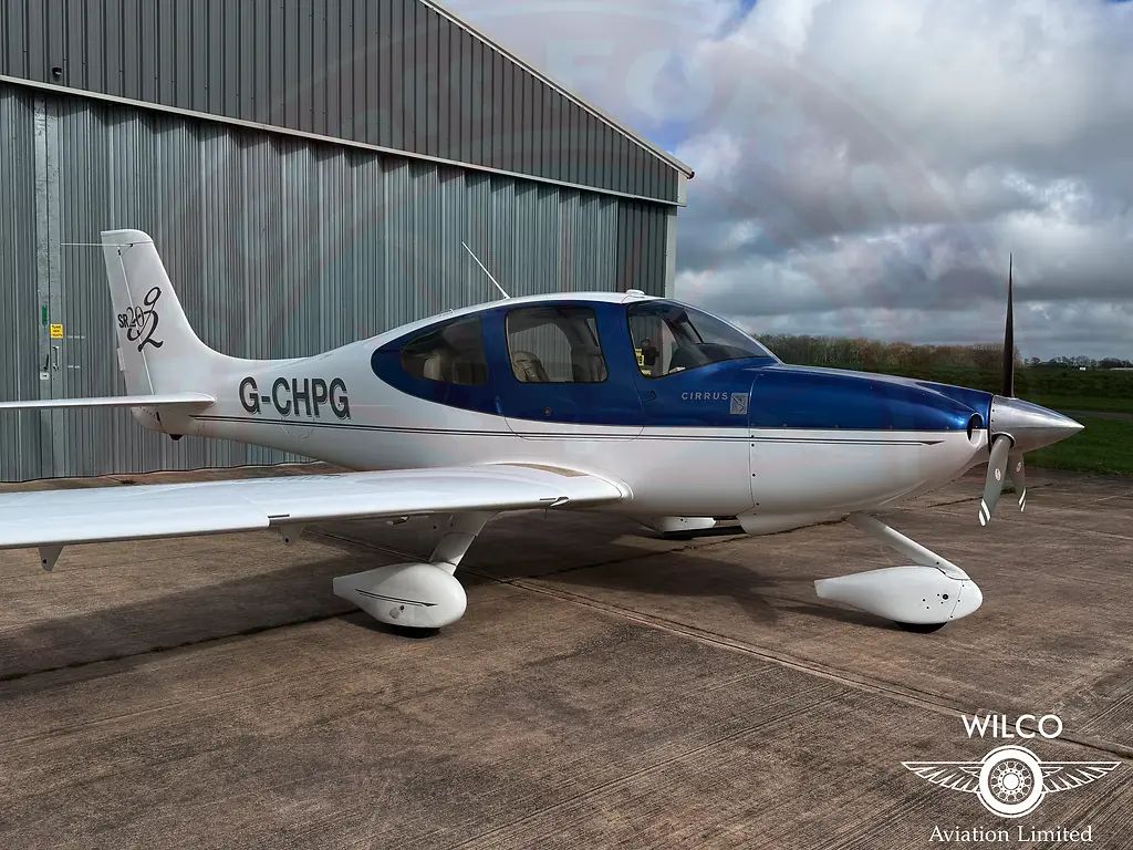 Cirrus SR20, fotografía 2 de 27
